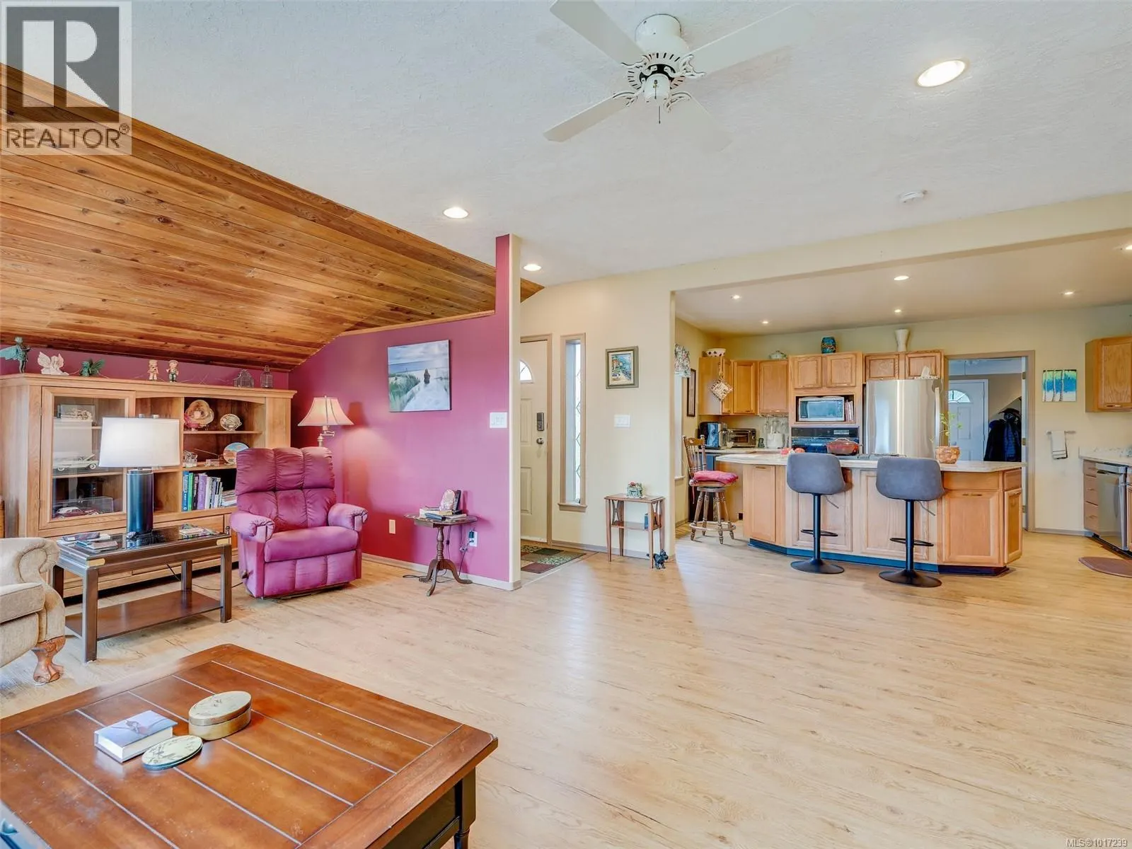 3998 Holland Ave