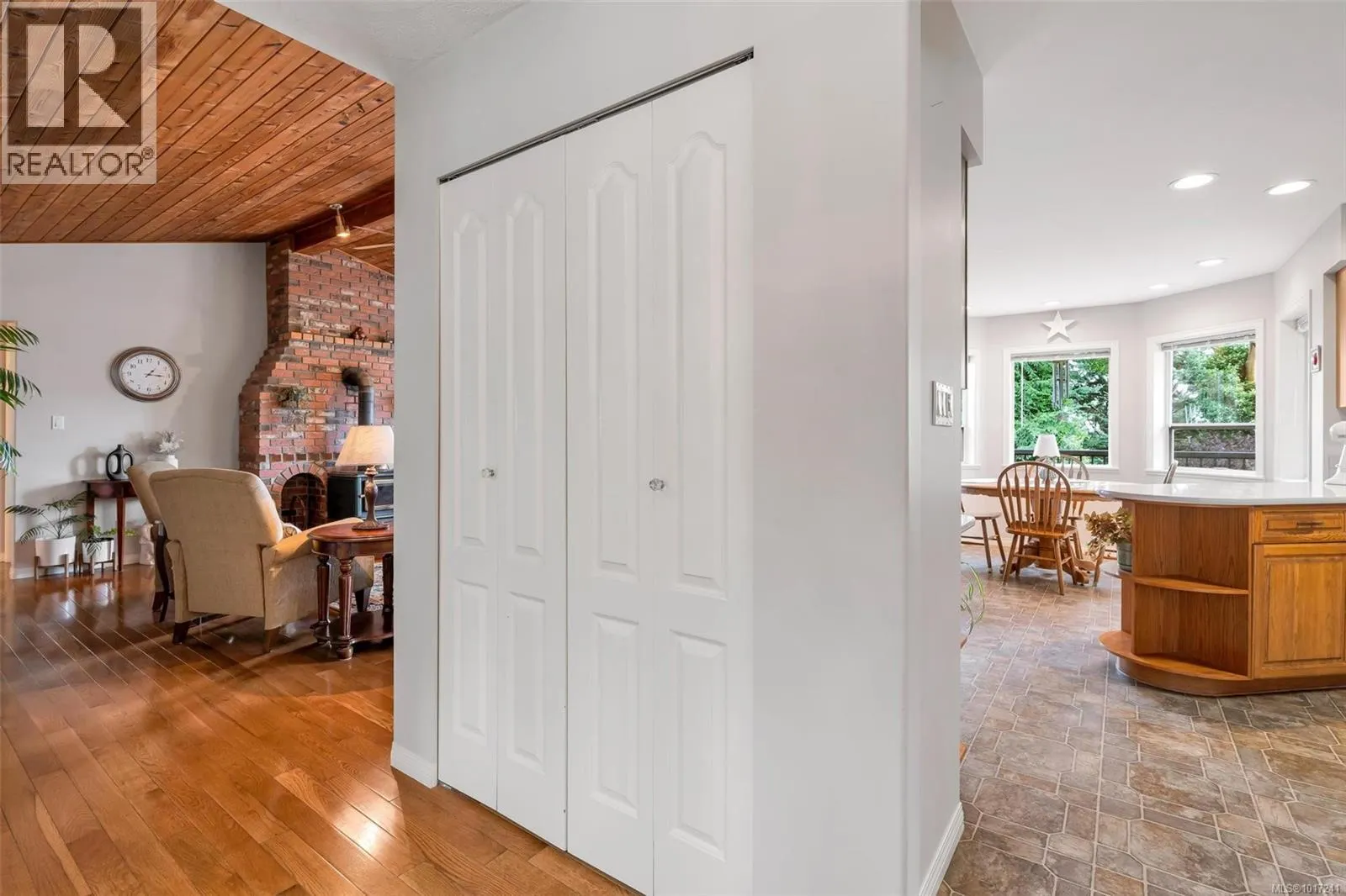 165 Okotoks Rd
