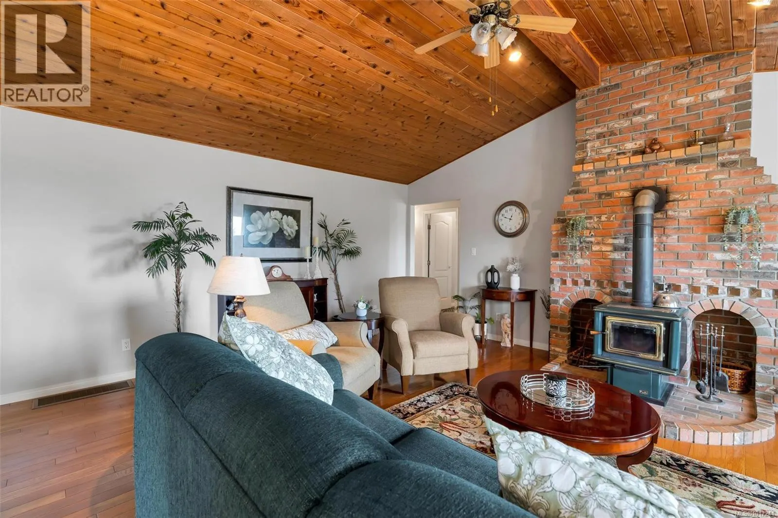 165 Okotoks Rd