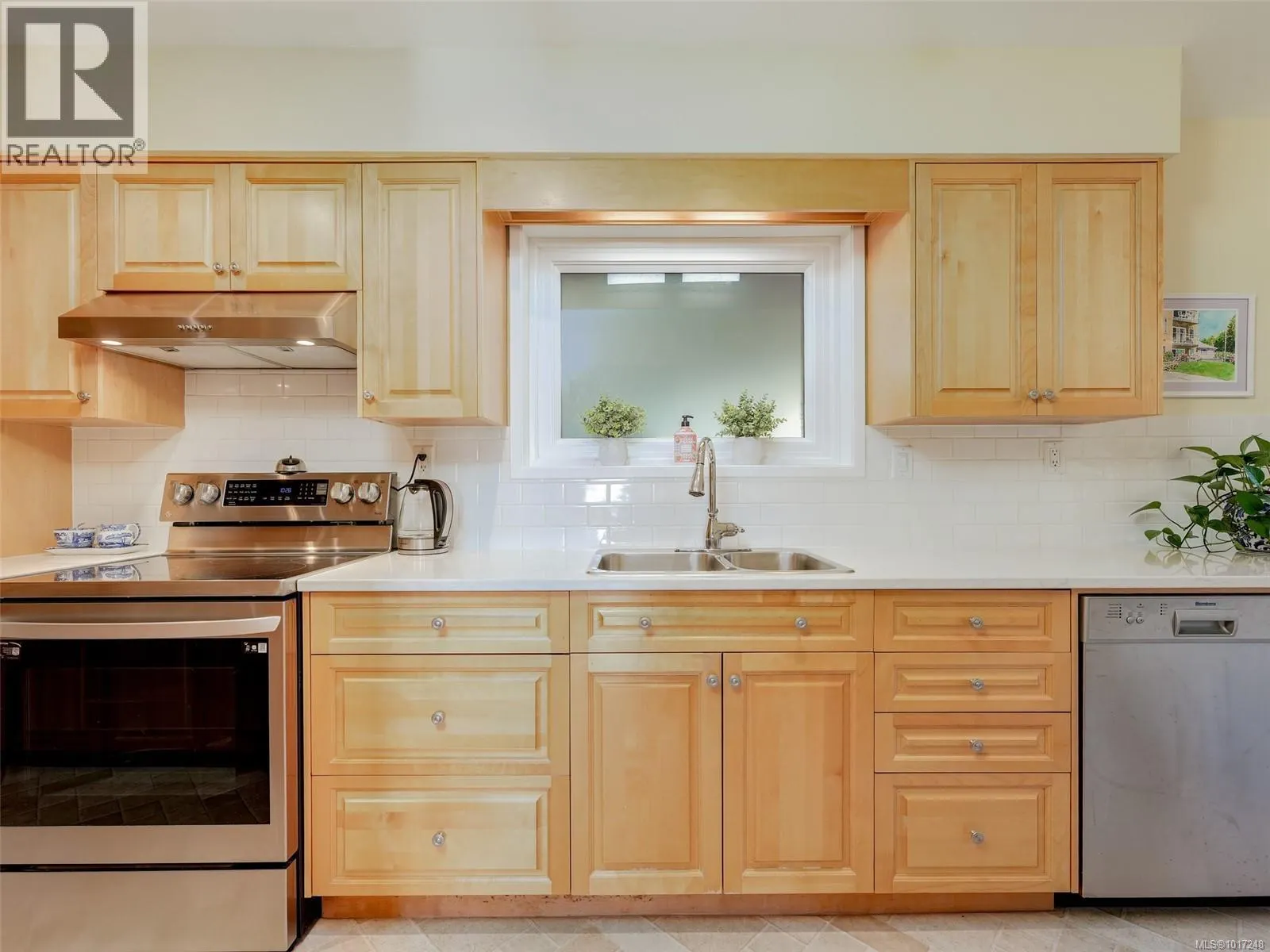 103 1540 Dallas Rd