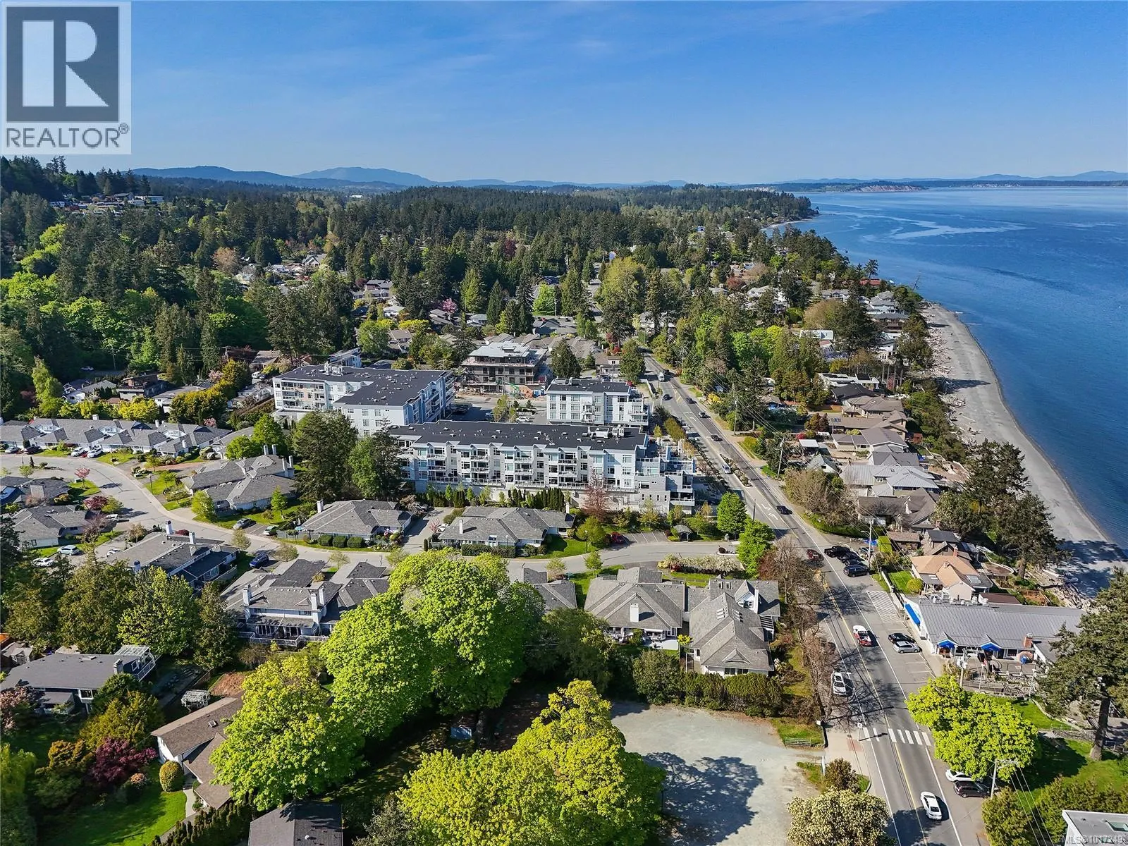 302 5118 Cordova Bay Rd