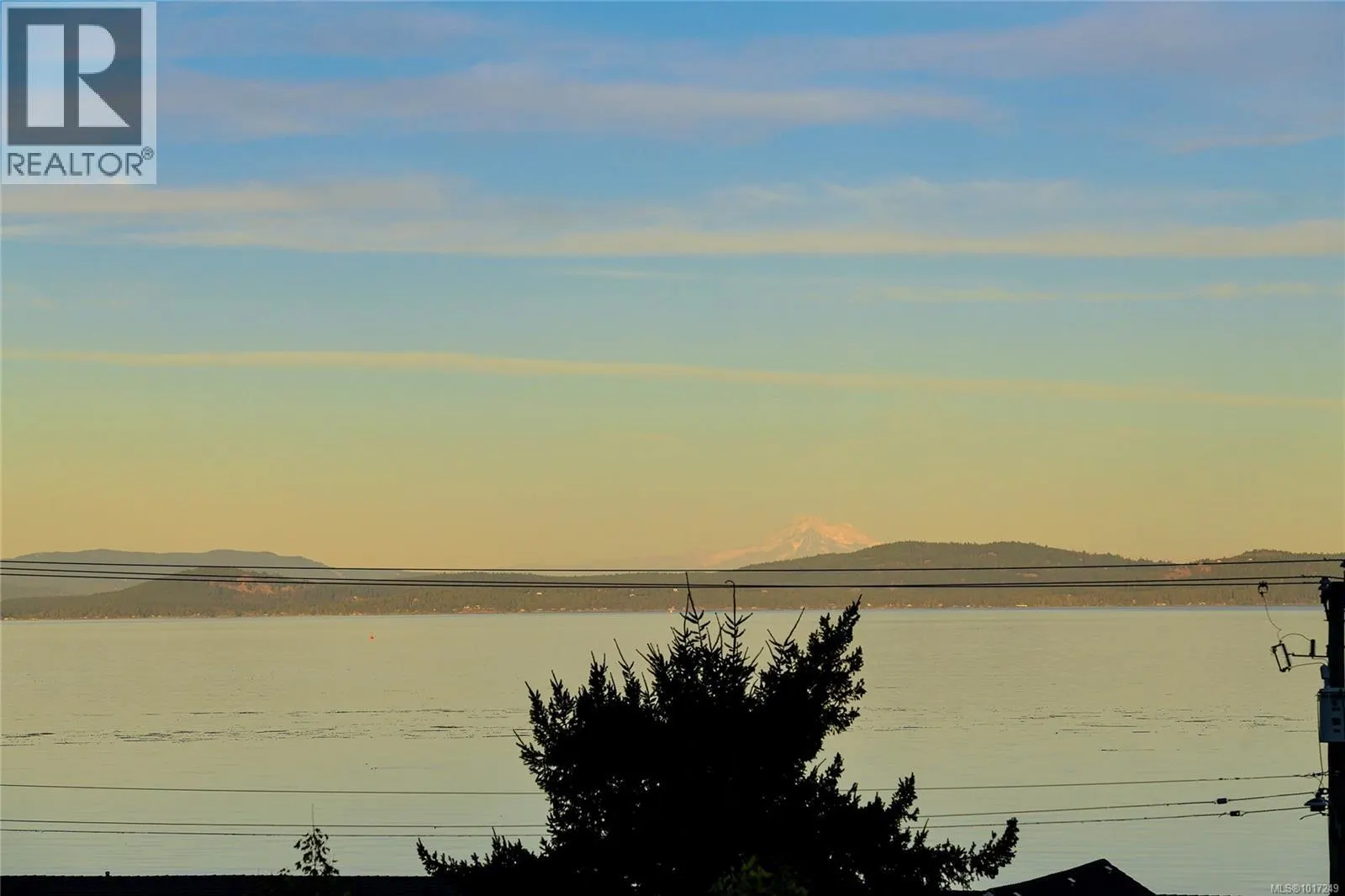 302 5118 Cordova Bay Rd