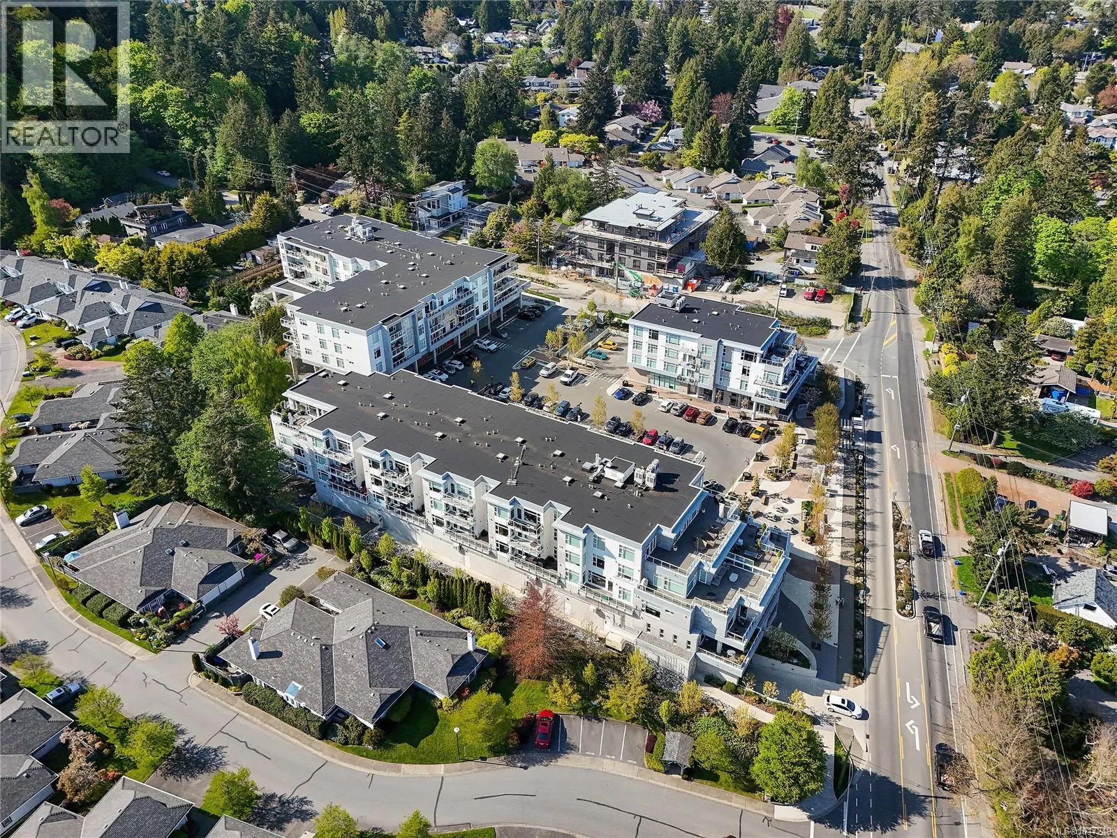 302 5118 Cordova Bay Rd