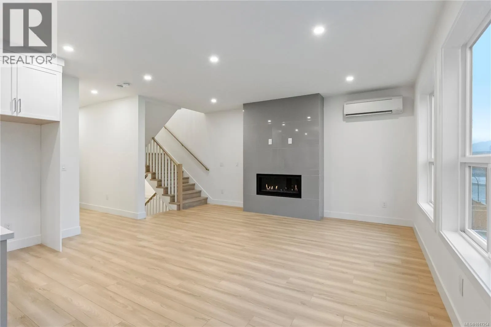 2343 Swallow Pl