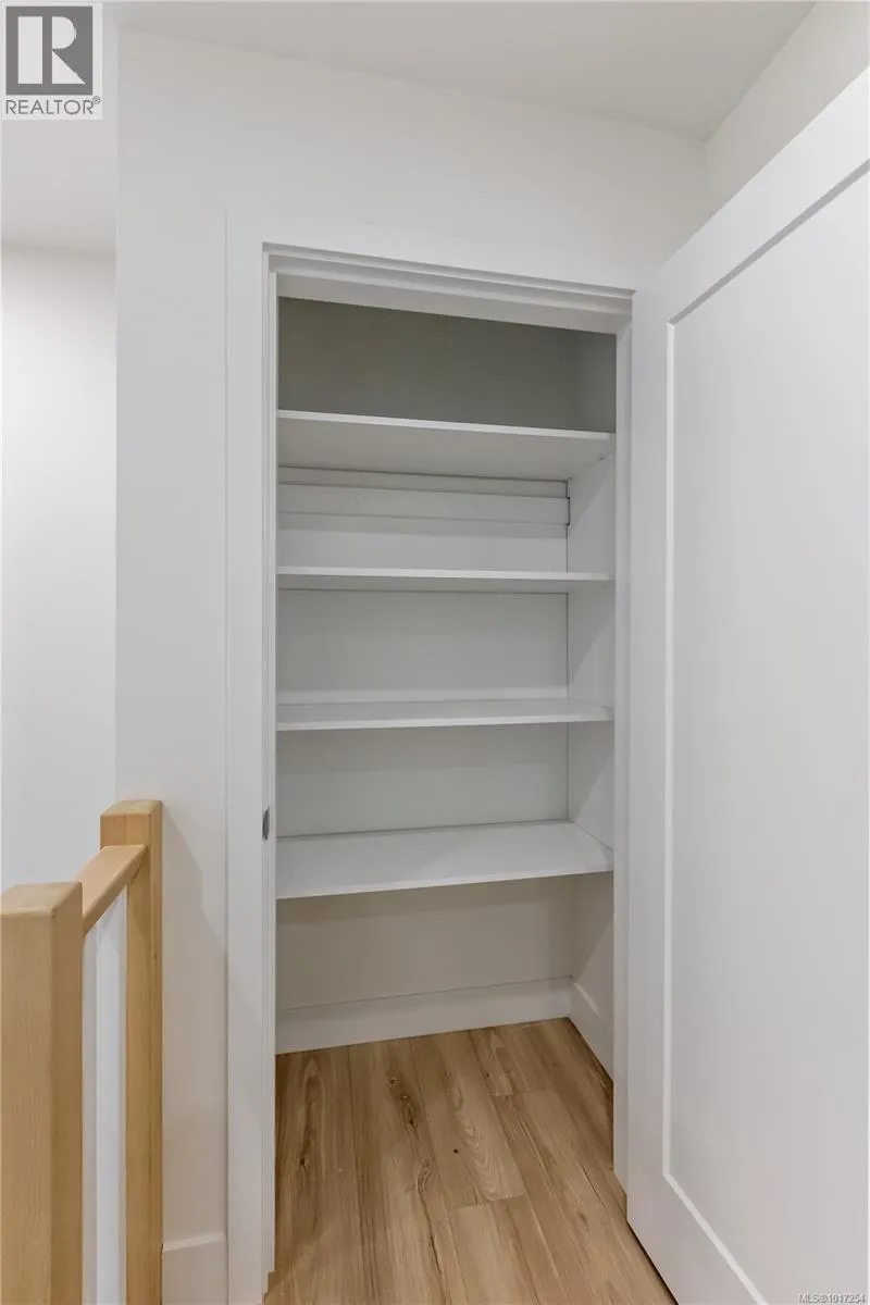 2343 Swallow Pl