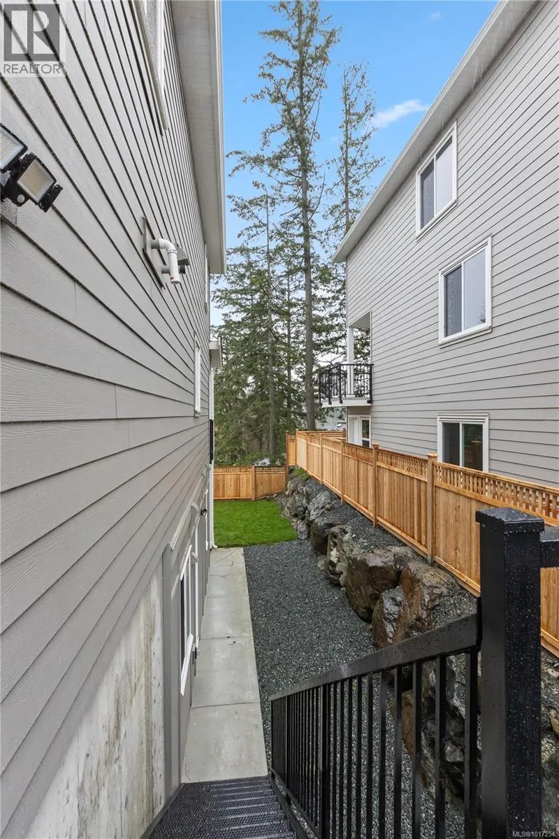 2343 Swallow Pl