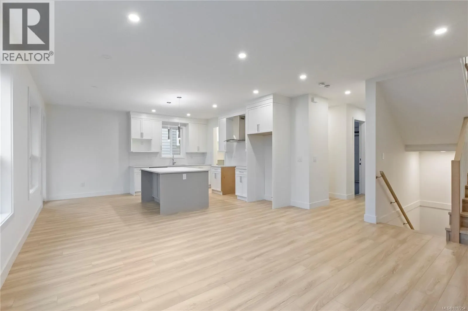2343 Swallow Pl