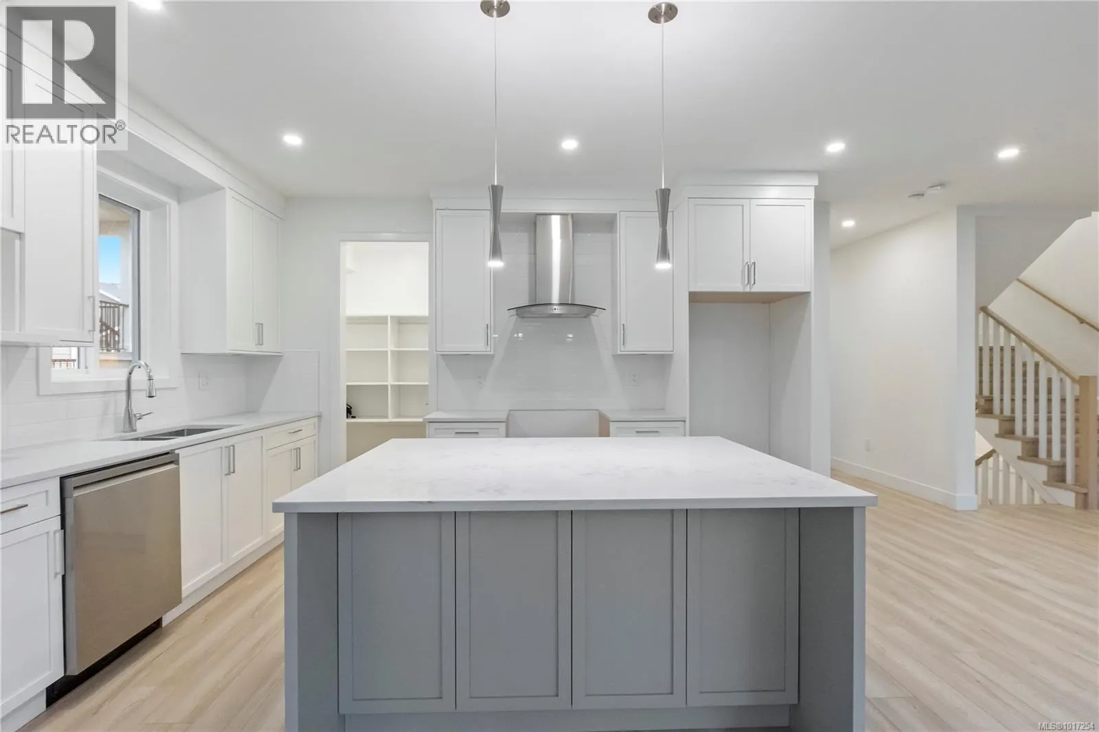 2343 Swallow Pl