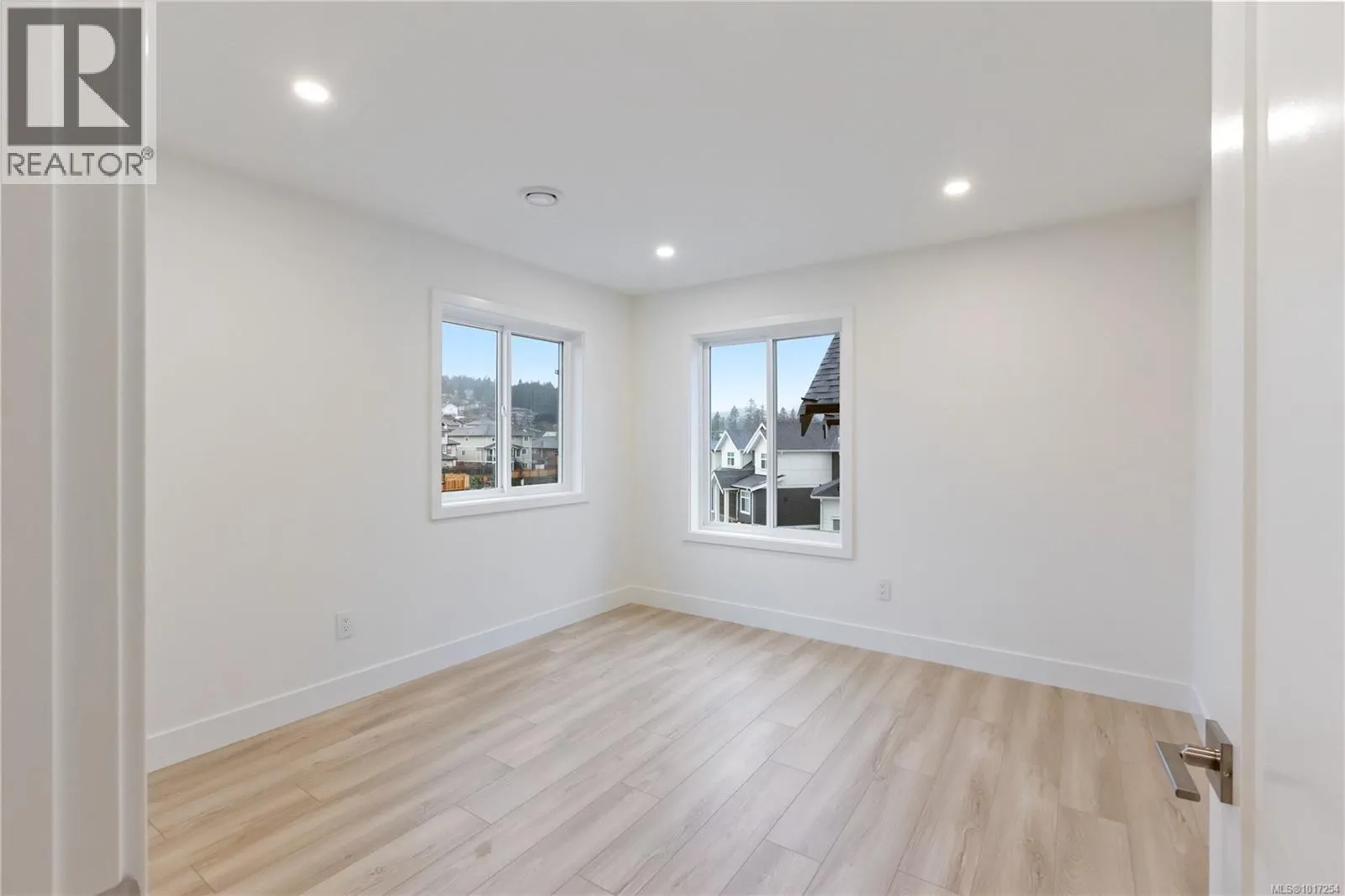 2343 Swallow Pl