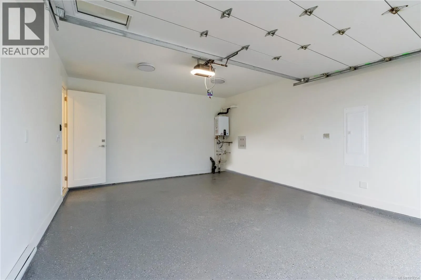 2343 Swallow Pl