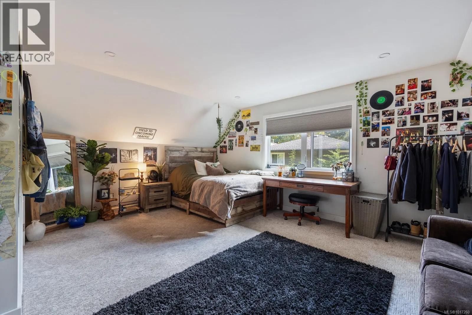 205 Mulholland Dr