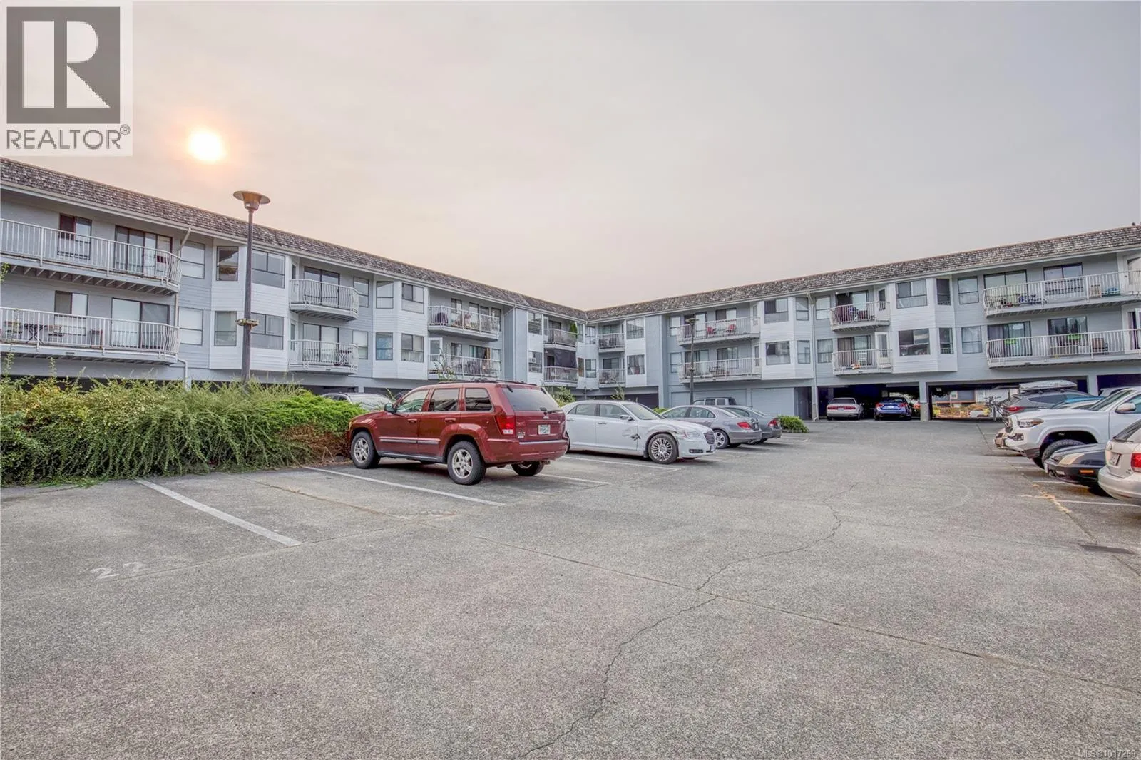 308 2815 Departure Bay Rd