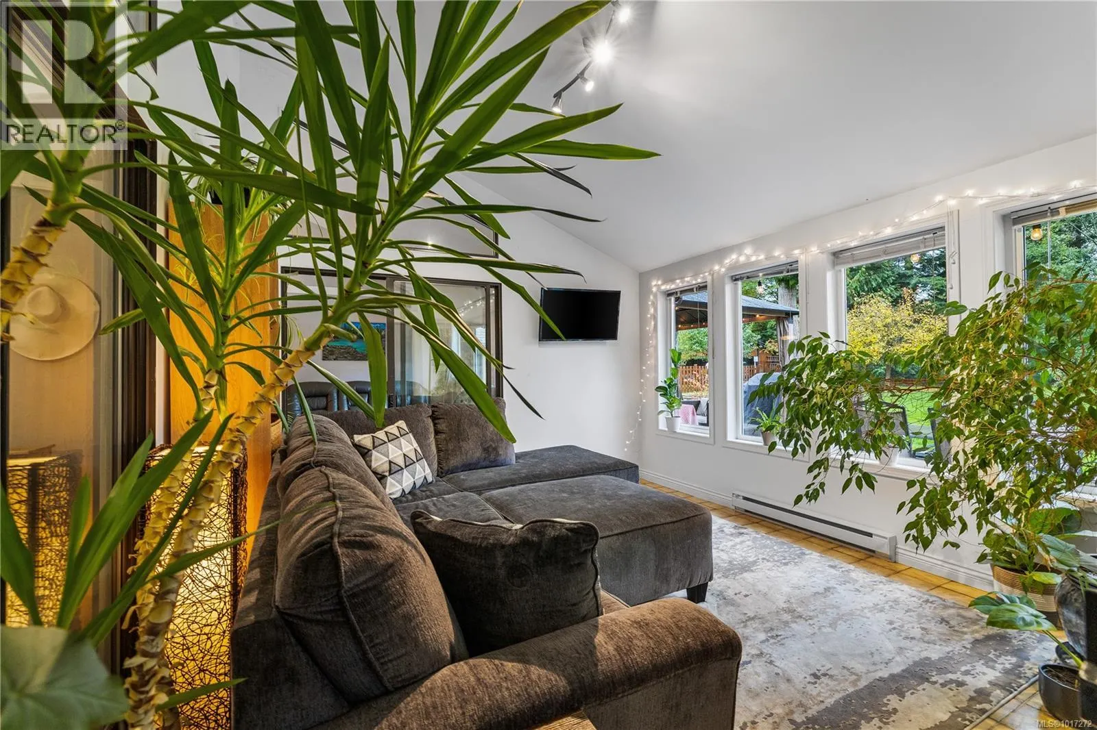 111 Engles Rd