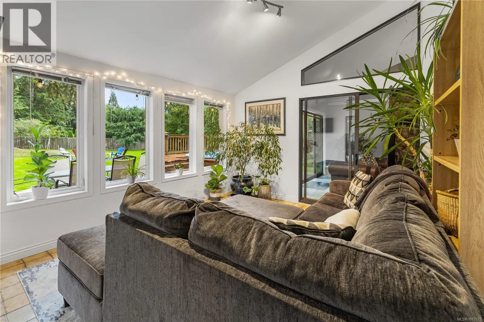111 Engles Rd