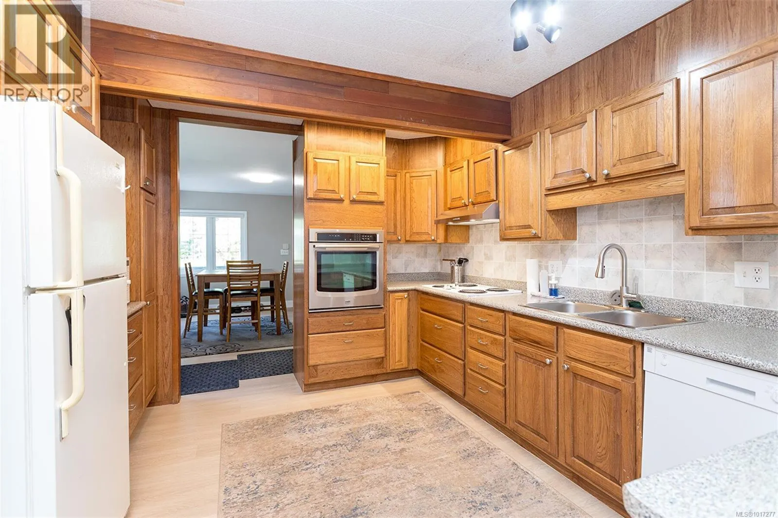 3056 Gibbins Rd