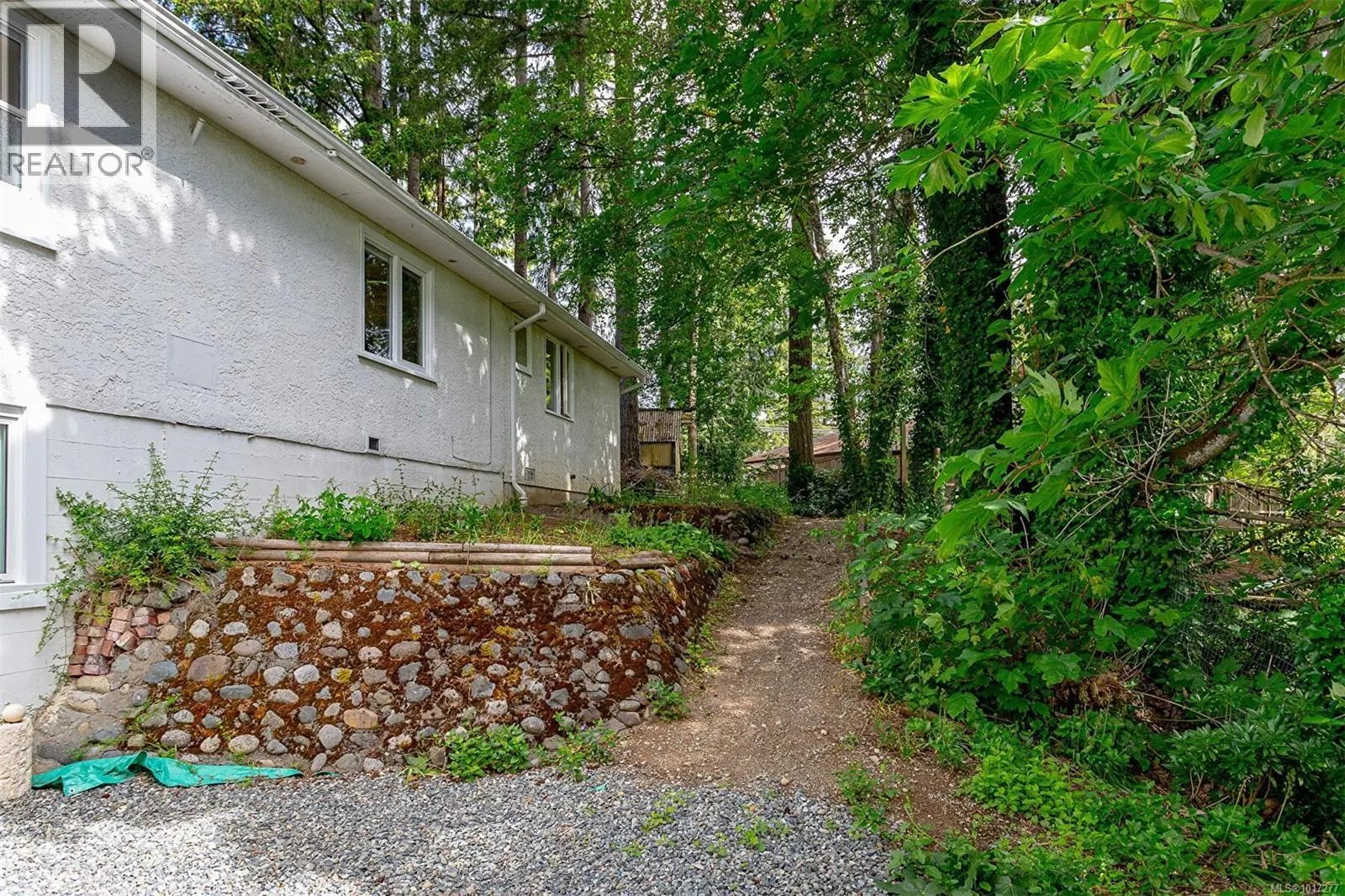 3056 Gibbins Rd