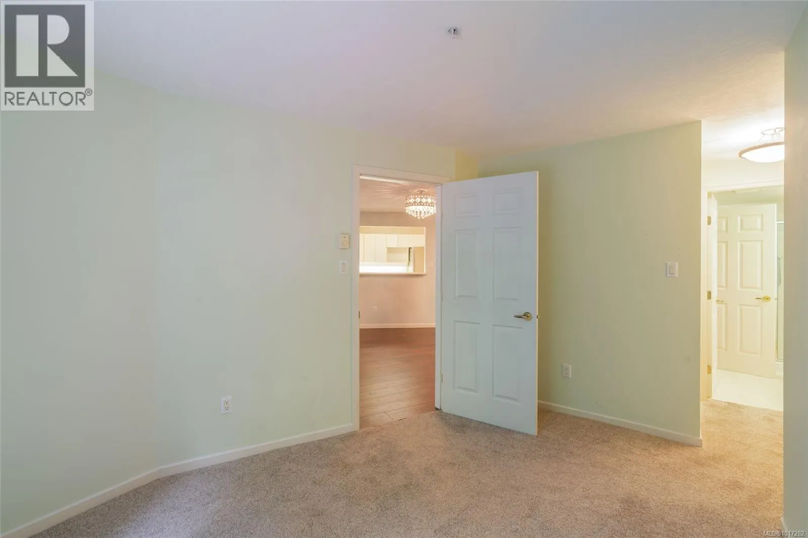 209 5620 Edgewater Lane