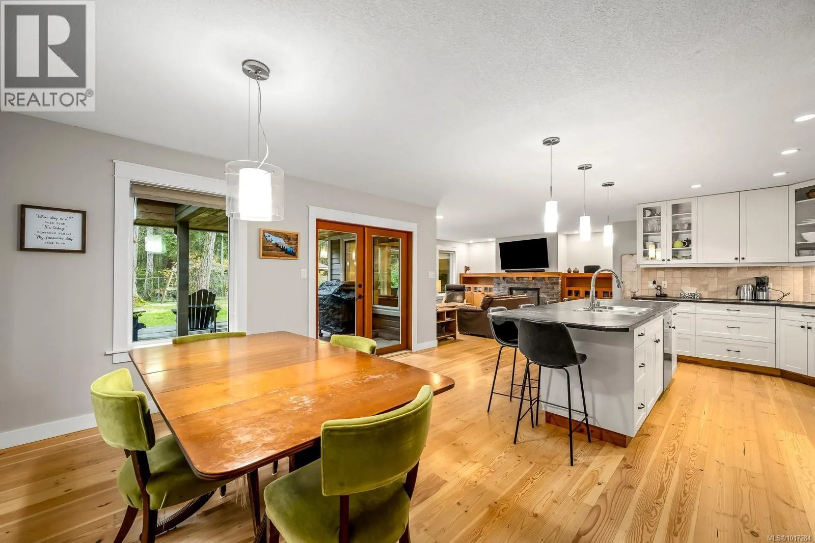 8809 DRIFTWOOD Rd