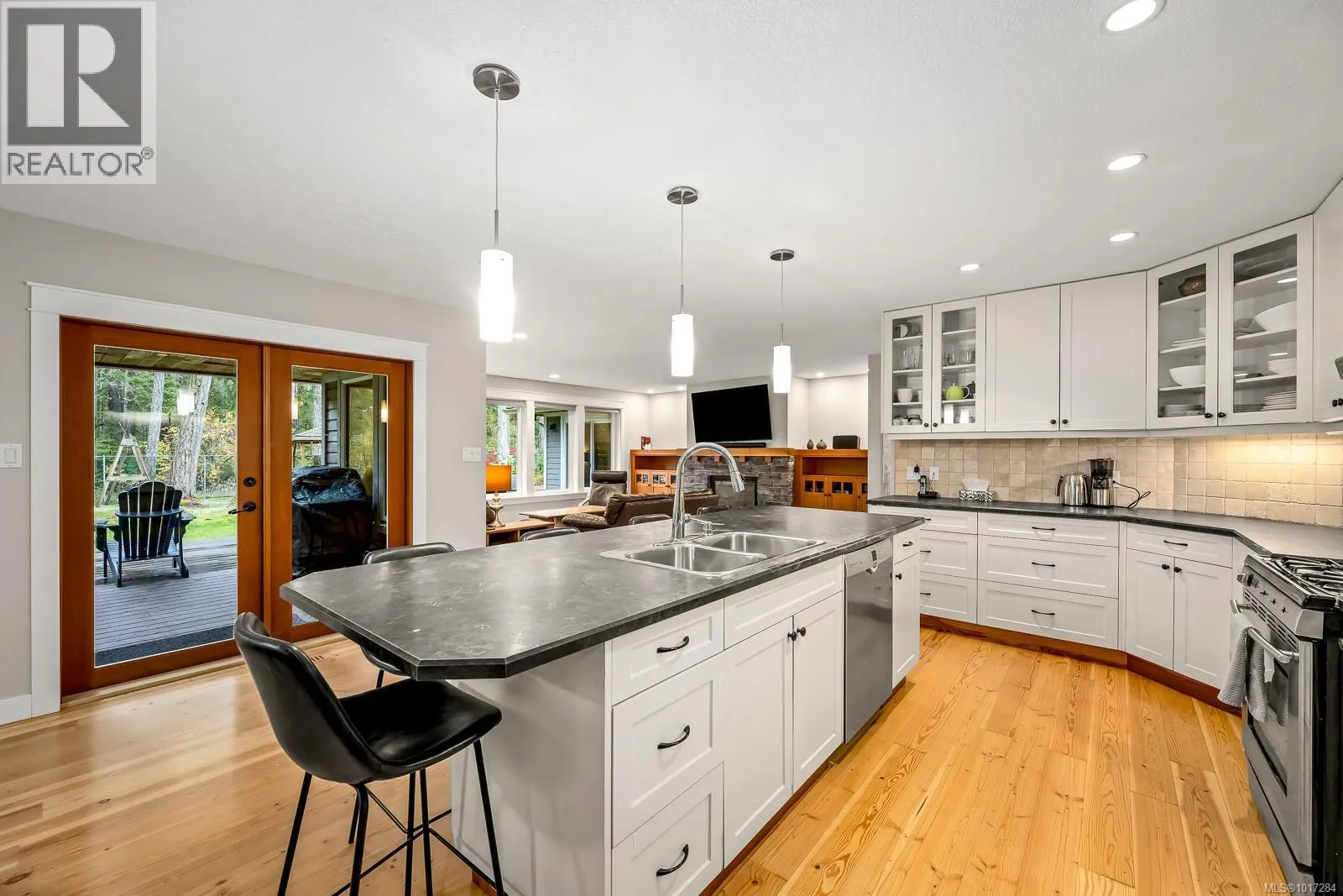 8809 DRIFTWOOD Rd