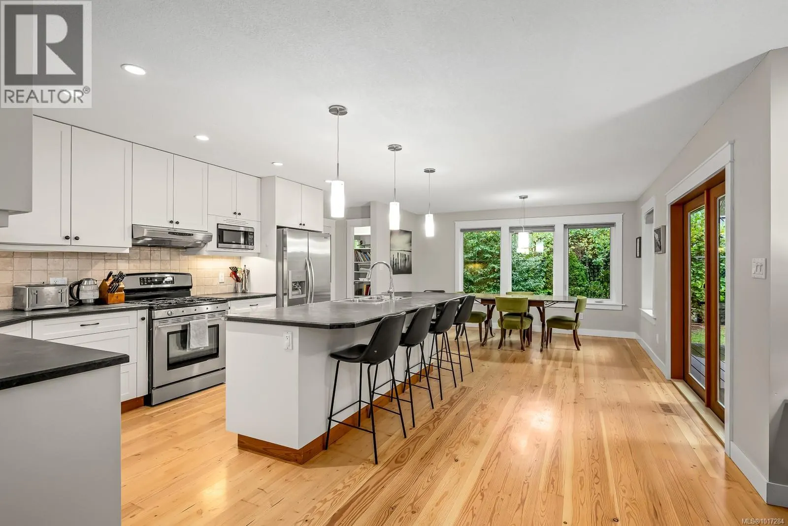 8809 DRIFTWOOD Rd