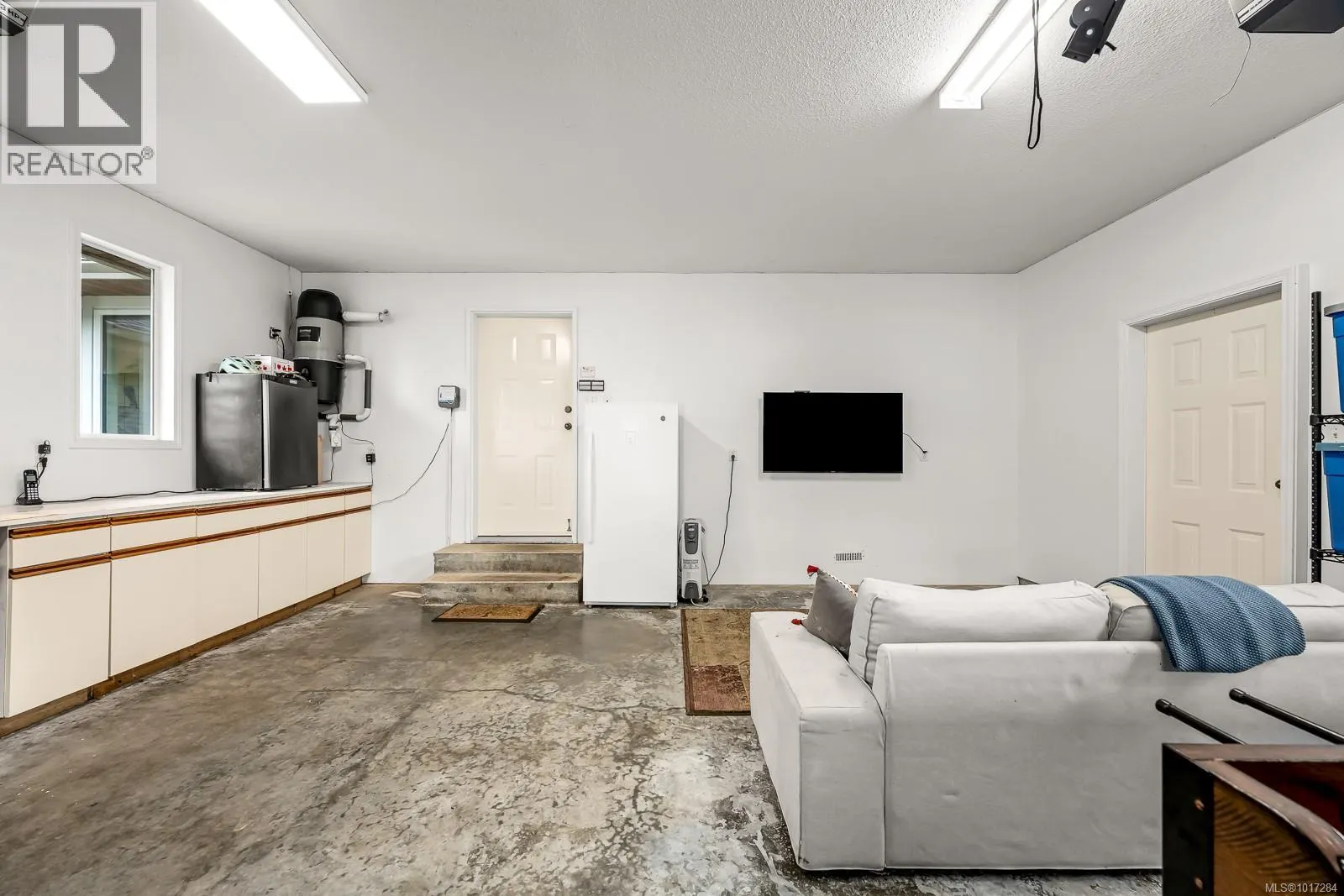 8809 DRIFTWOOD Rd