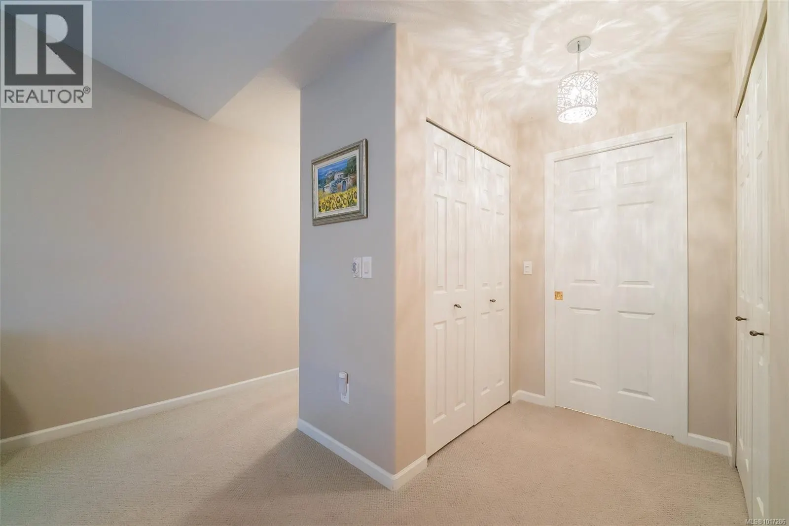 6120 Bellflower Way