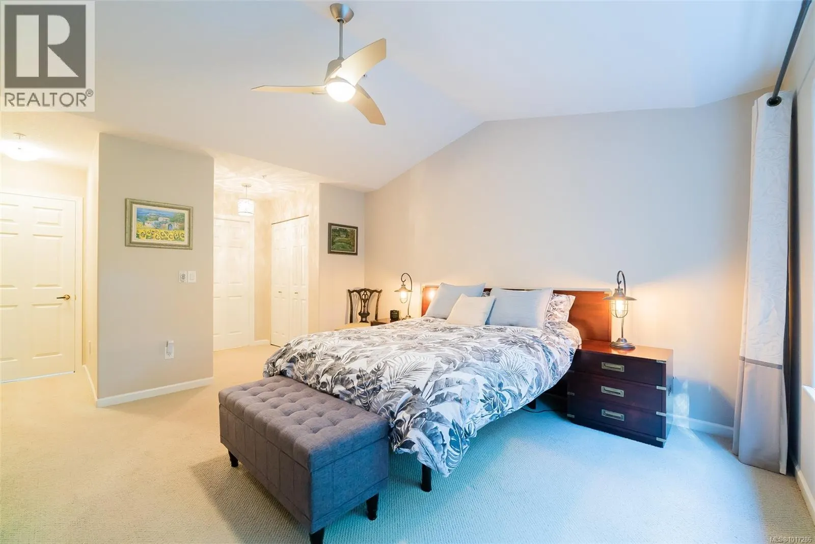 6120 Bellflower Way