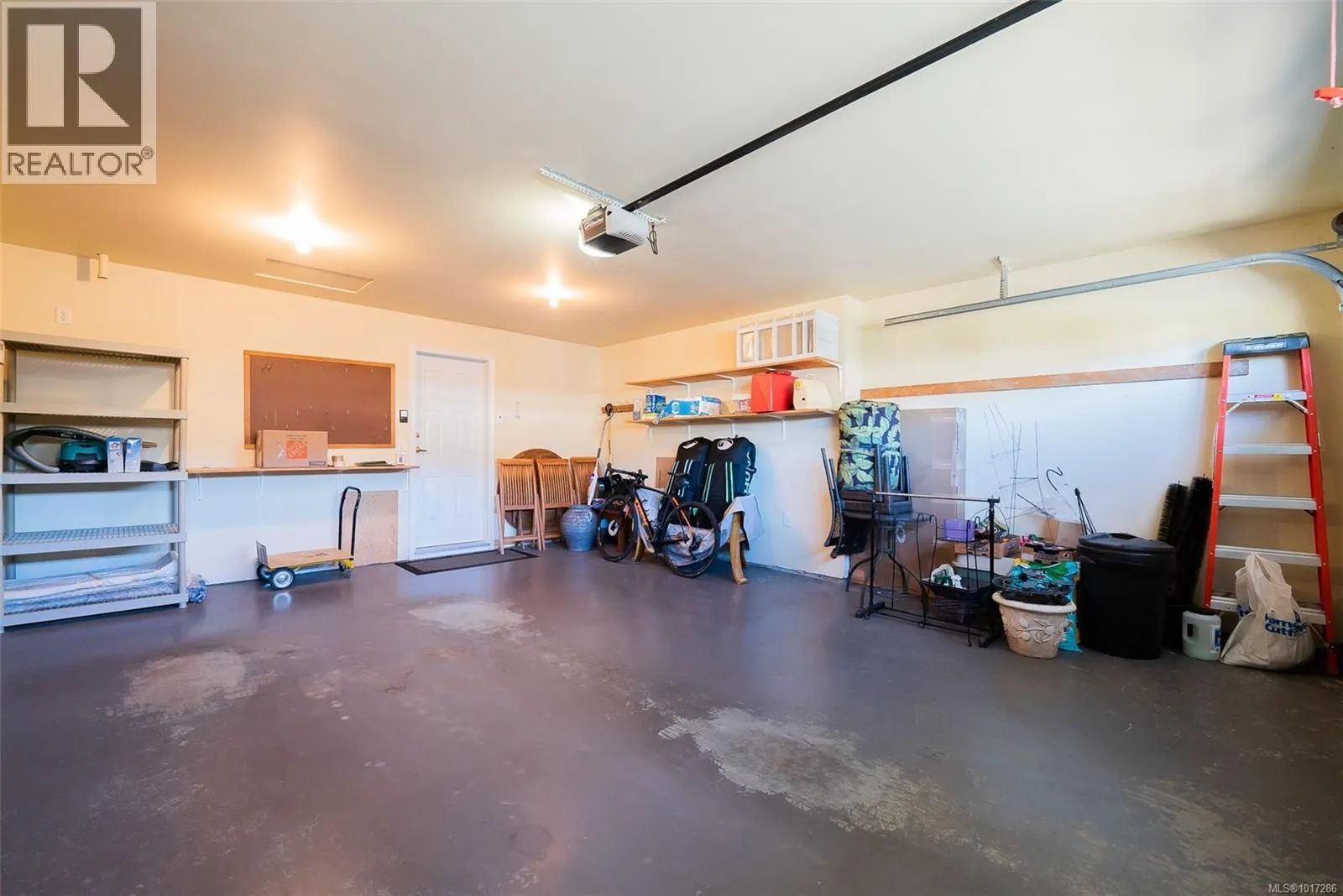 6120 Bellflower Way