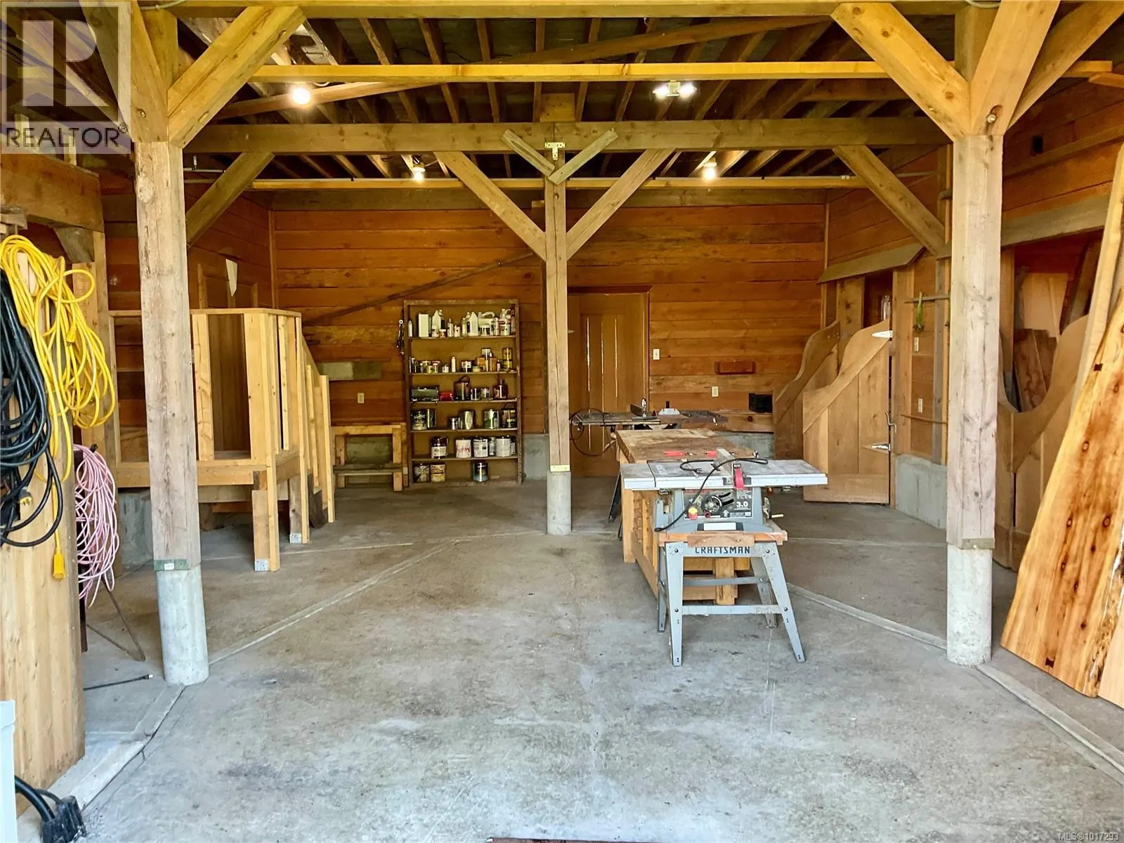885 Lanqvist Rd