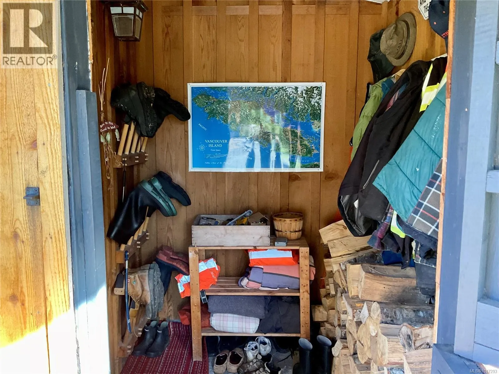 885 Lanqvist Rd