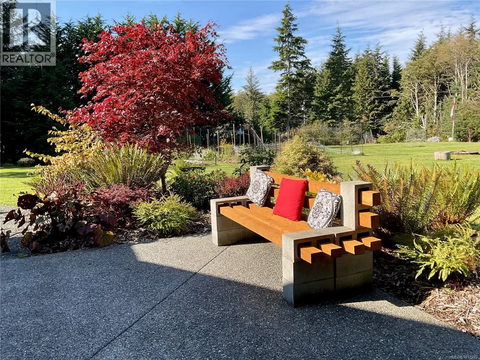 885 Lanqvist Rd
