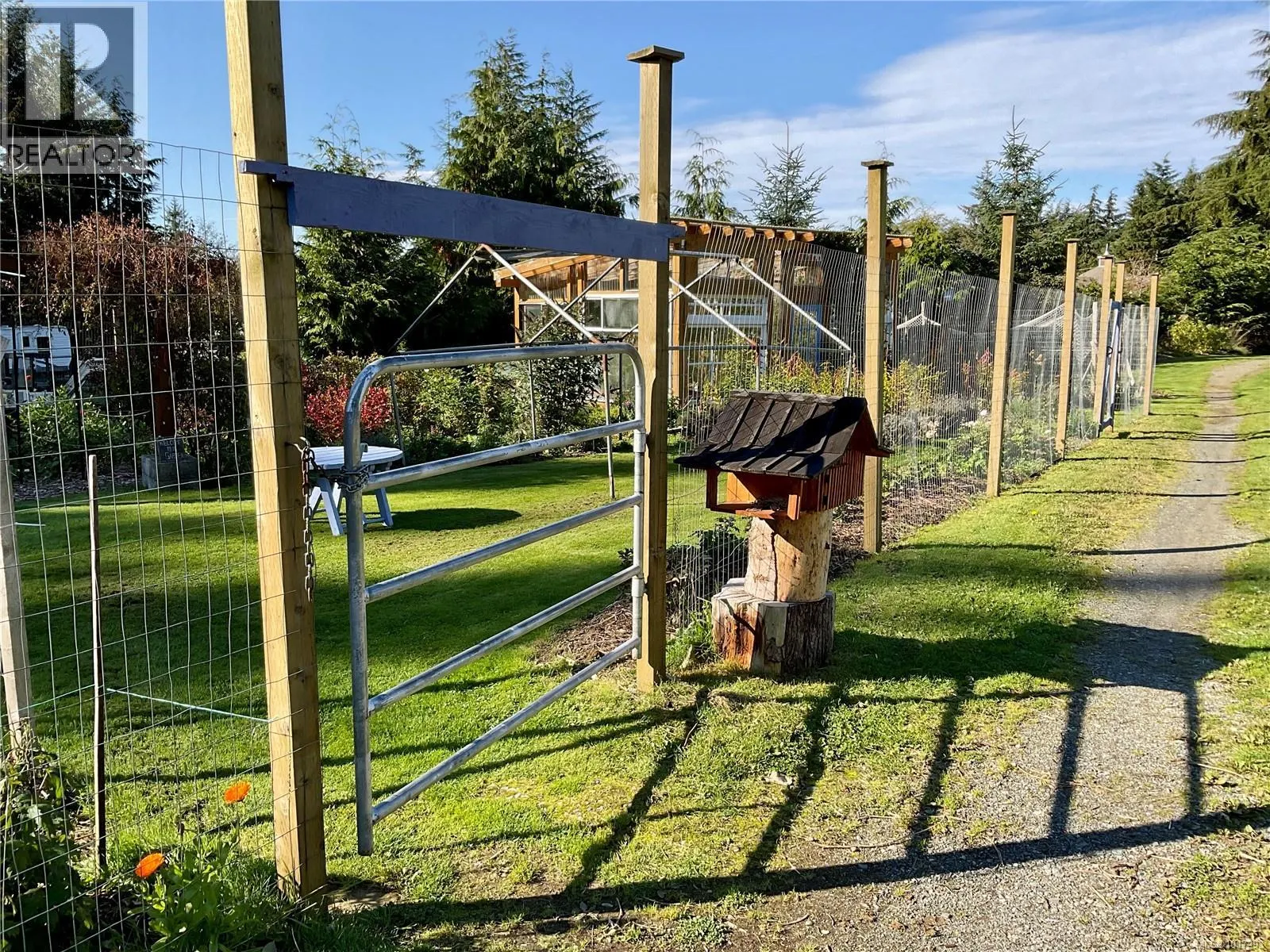 885 Lanqvist Rd
