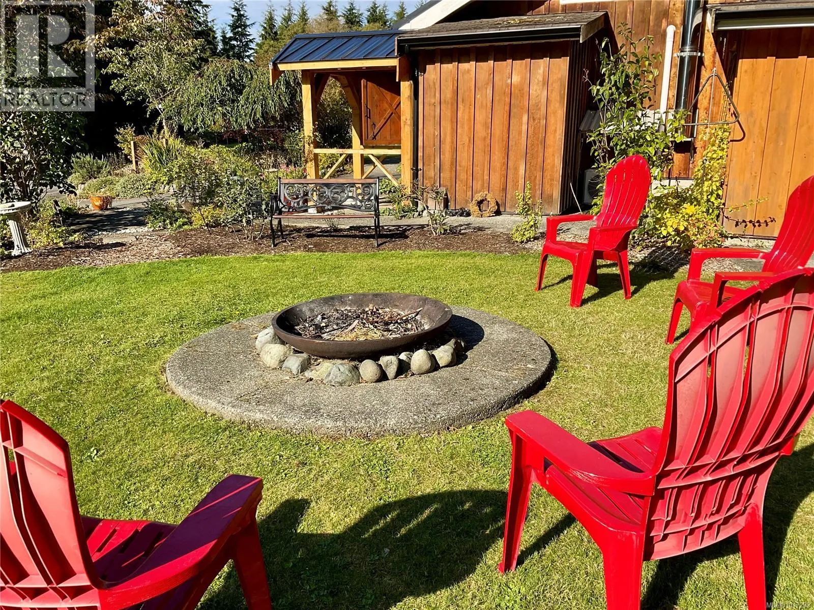 885 Lanqvist Rd