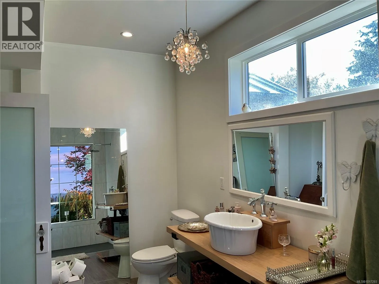 885 Lanqvist Rd