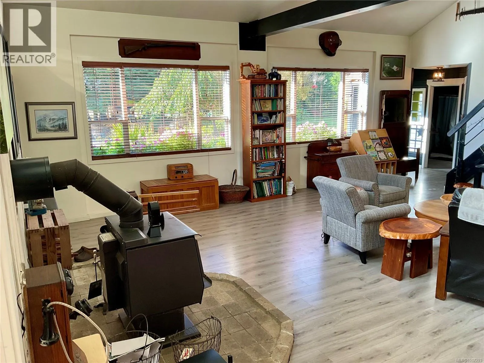 885 Lanqvist Rd