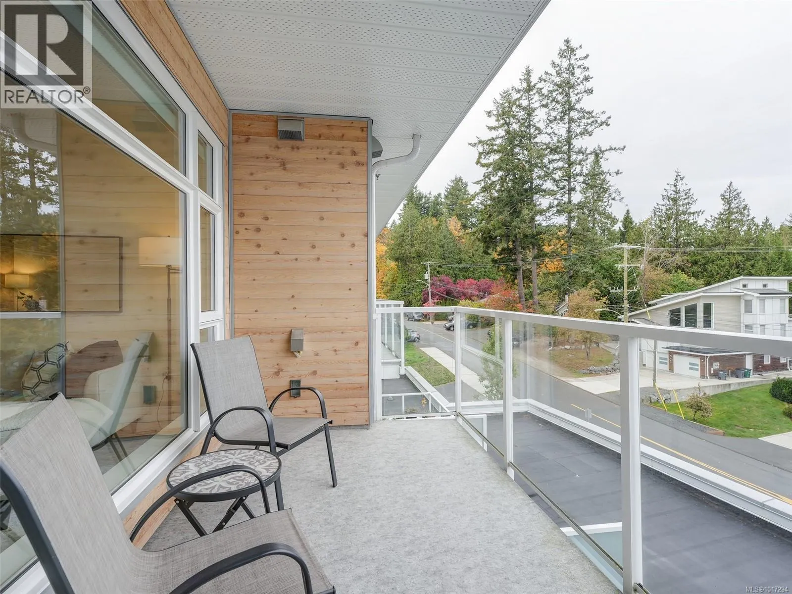 302 5120 Cordova Bay Rd
