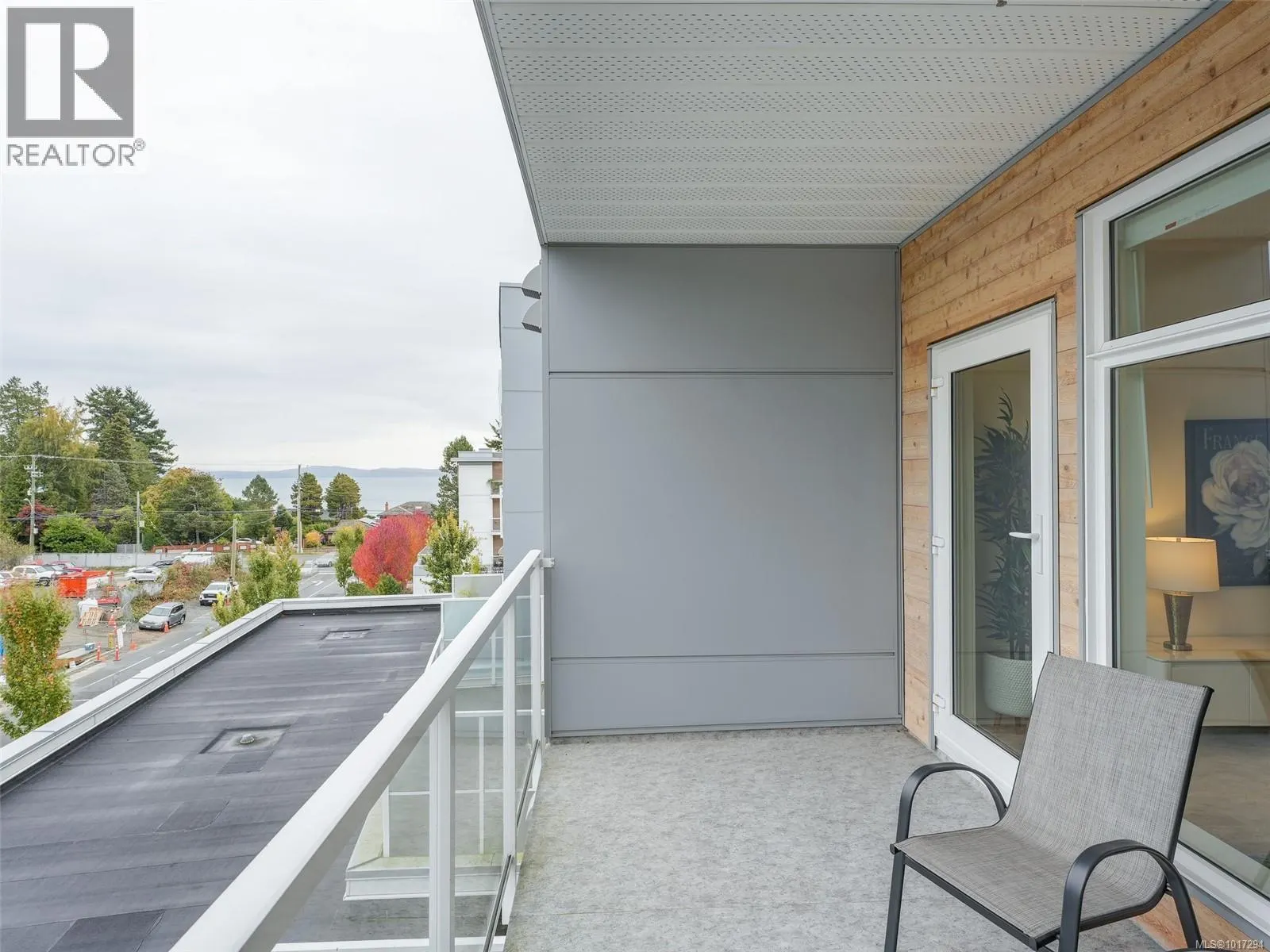 302 5120 Cordova Bay Rd