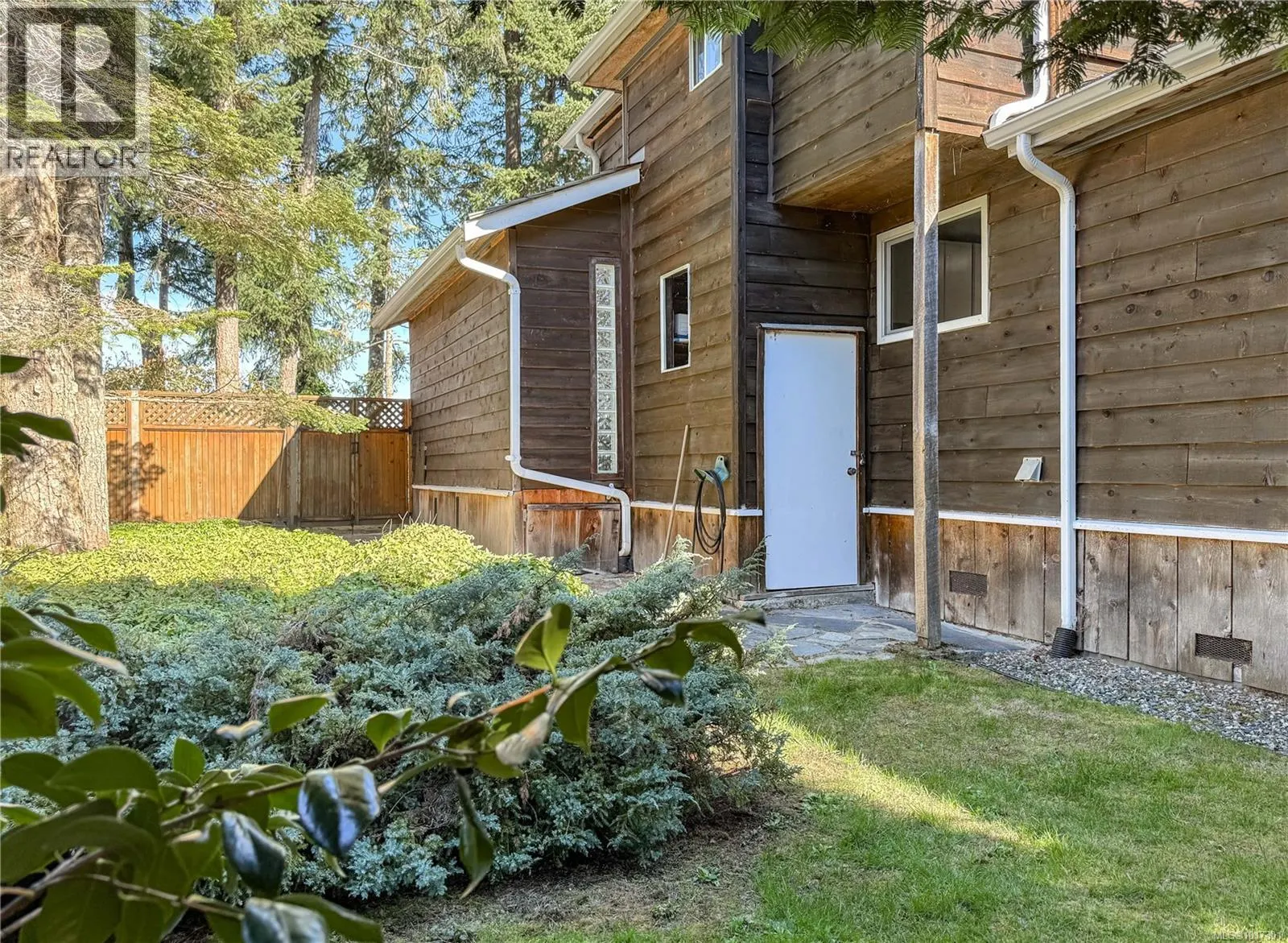 1712 Tashtego Cres