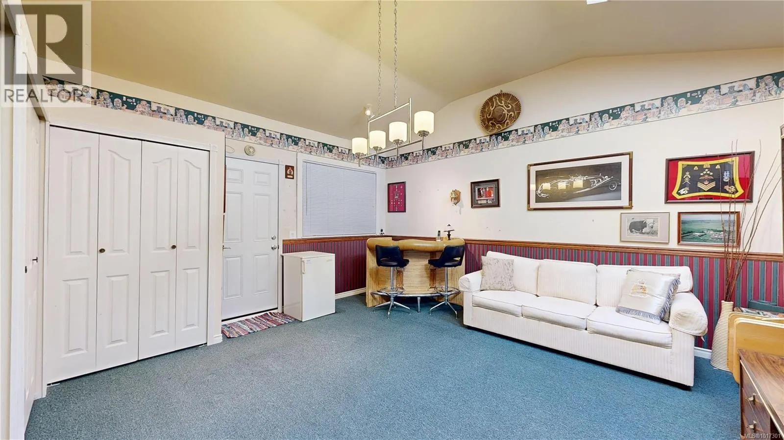 1712 Tashtego Cres