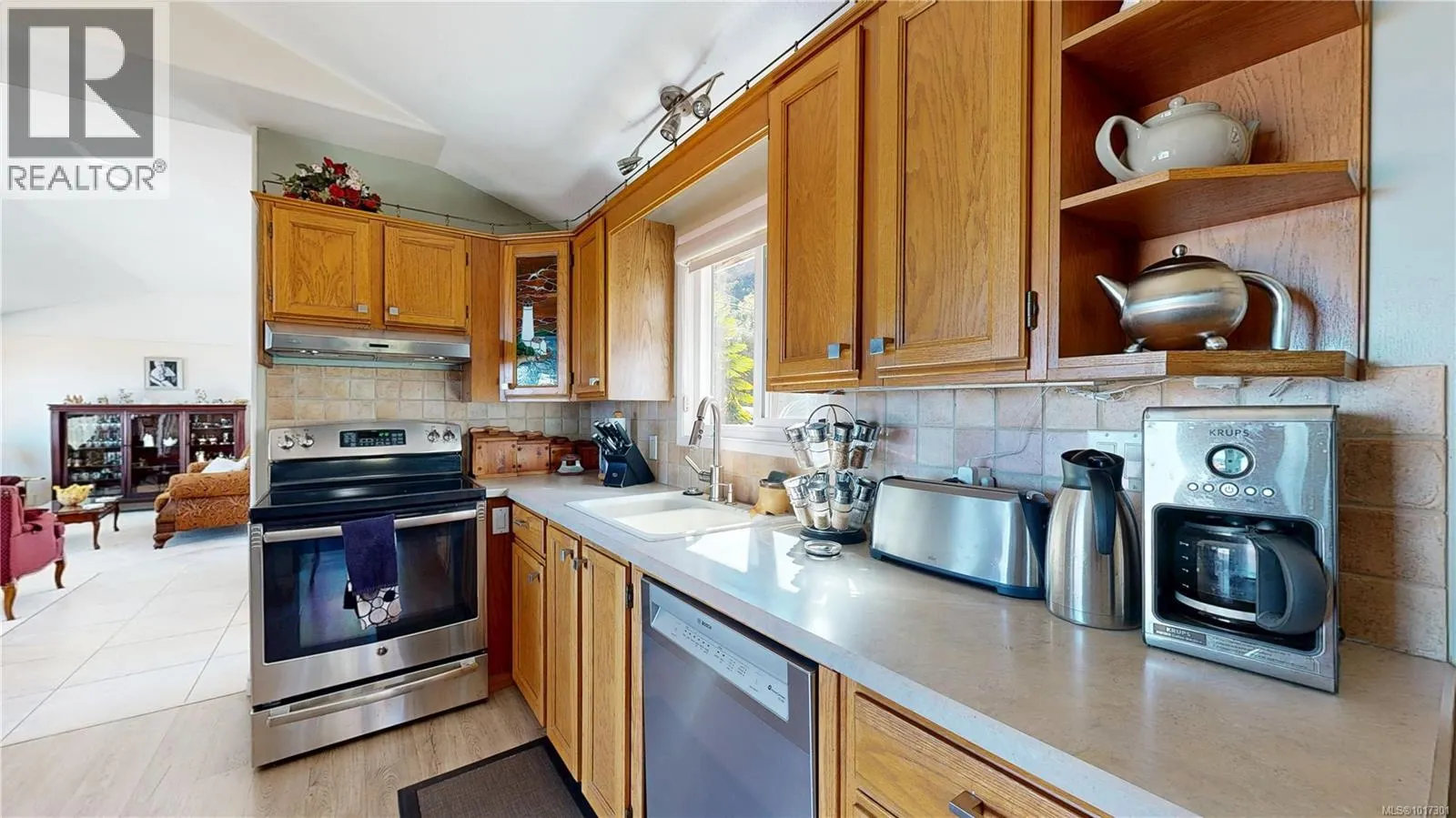 1712 Tashtego Cres