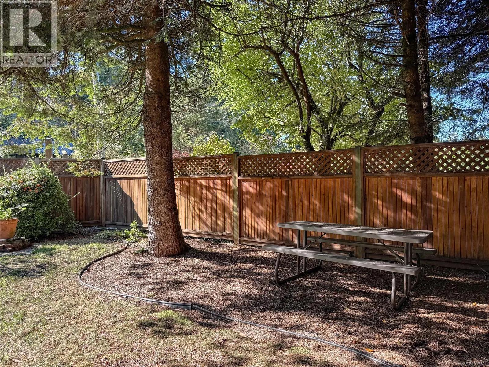 1712 Tashtego Cres