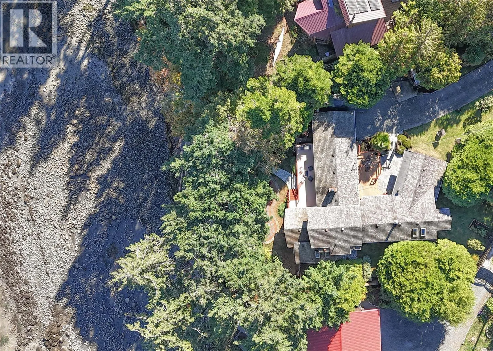 1712 Tashtego Cres