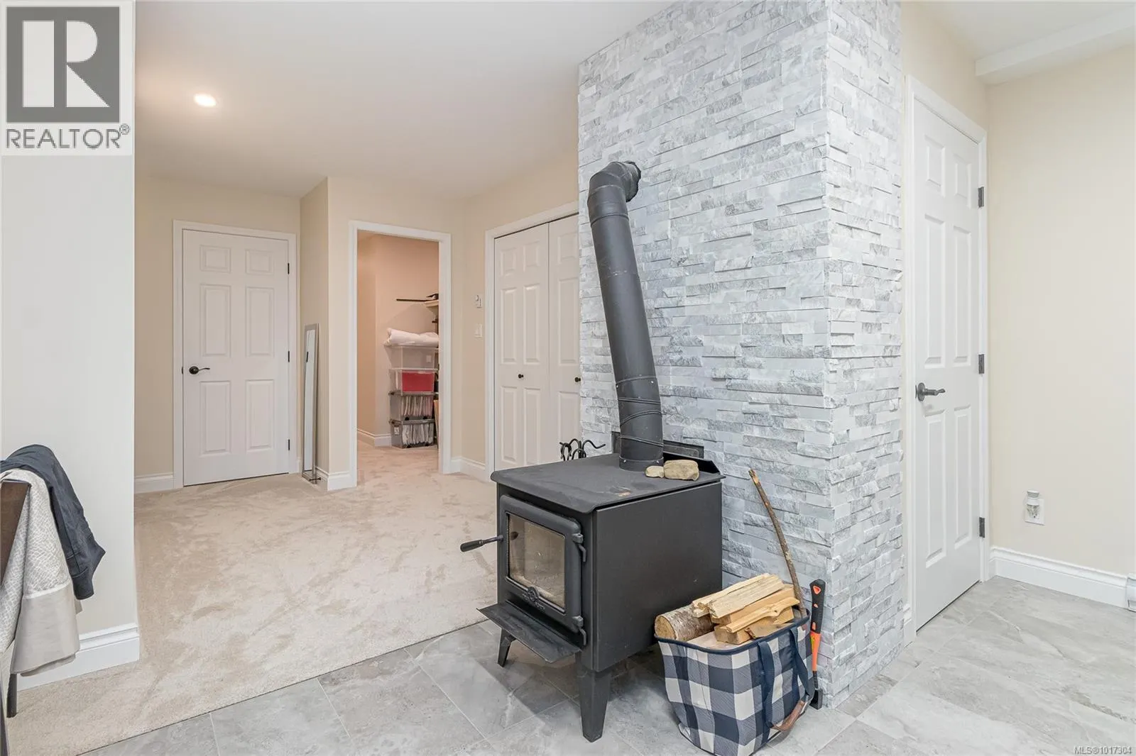1089 College Dr