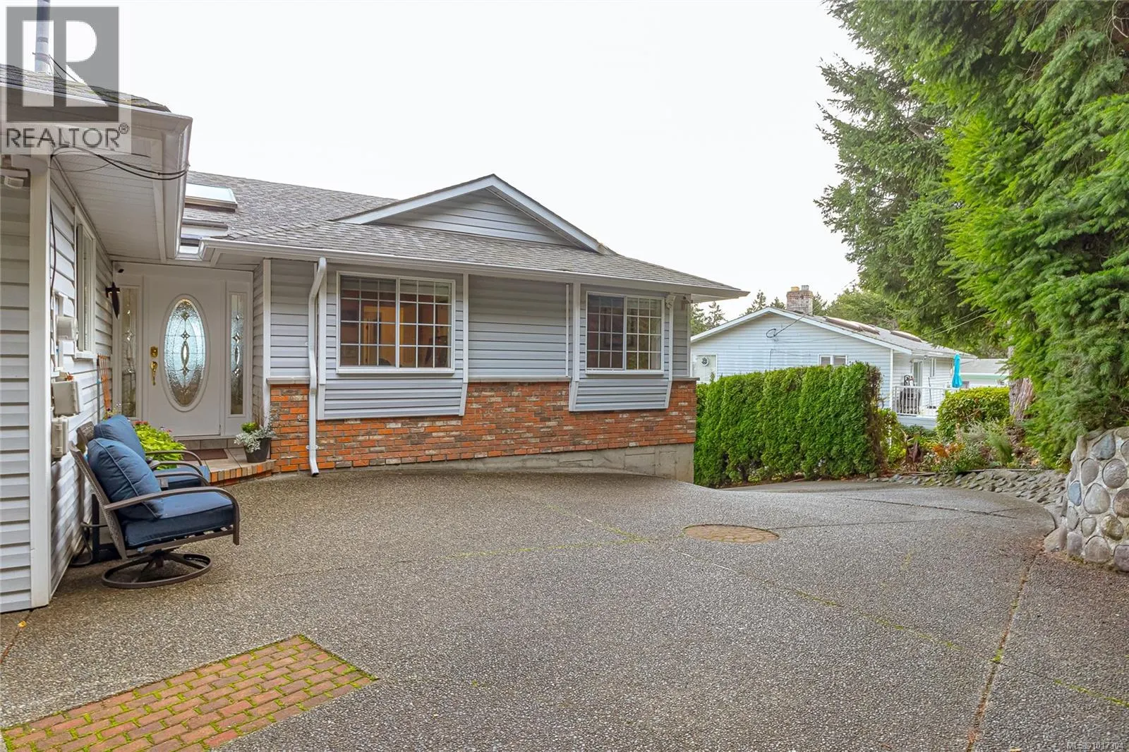 1089 College Dr