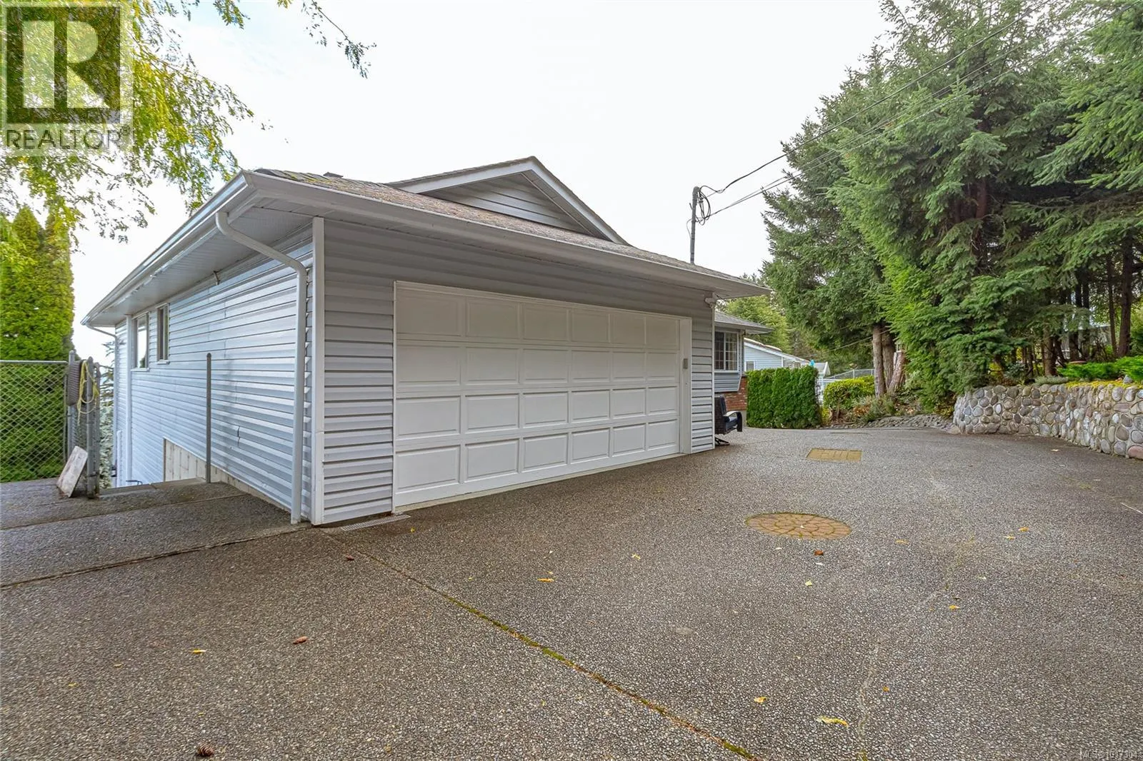 1089 College Dr