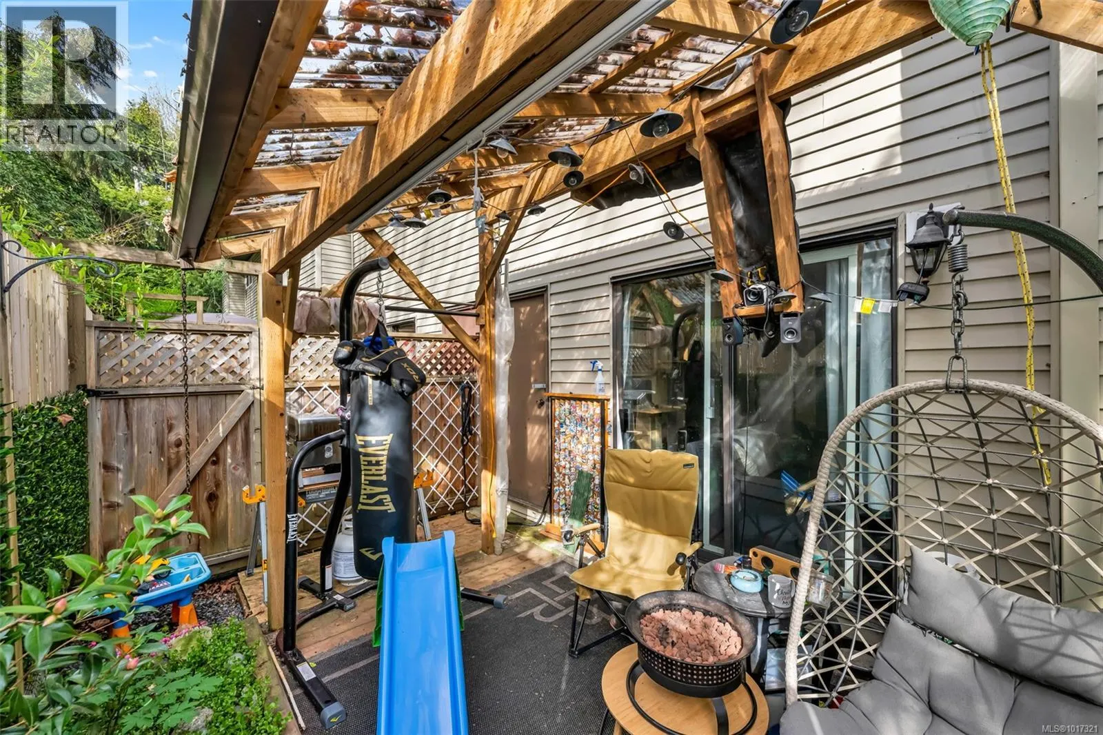 32 3025 Cowichan Lake Rd
