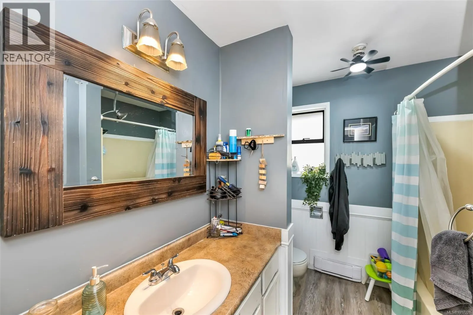 32 3025 Cowichan Lake Rd