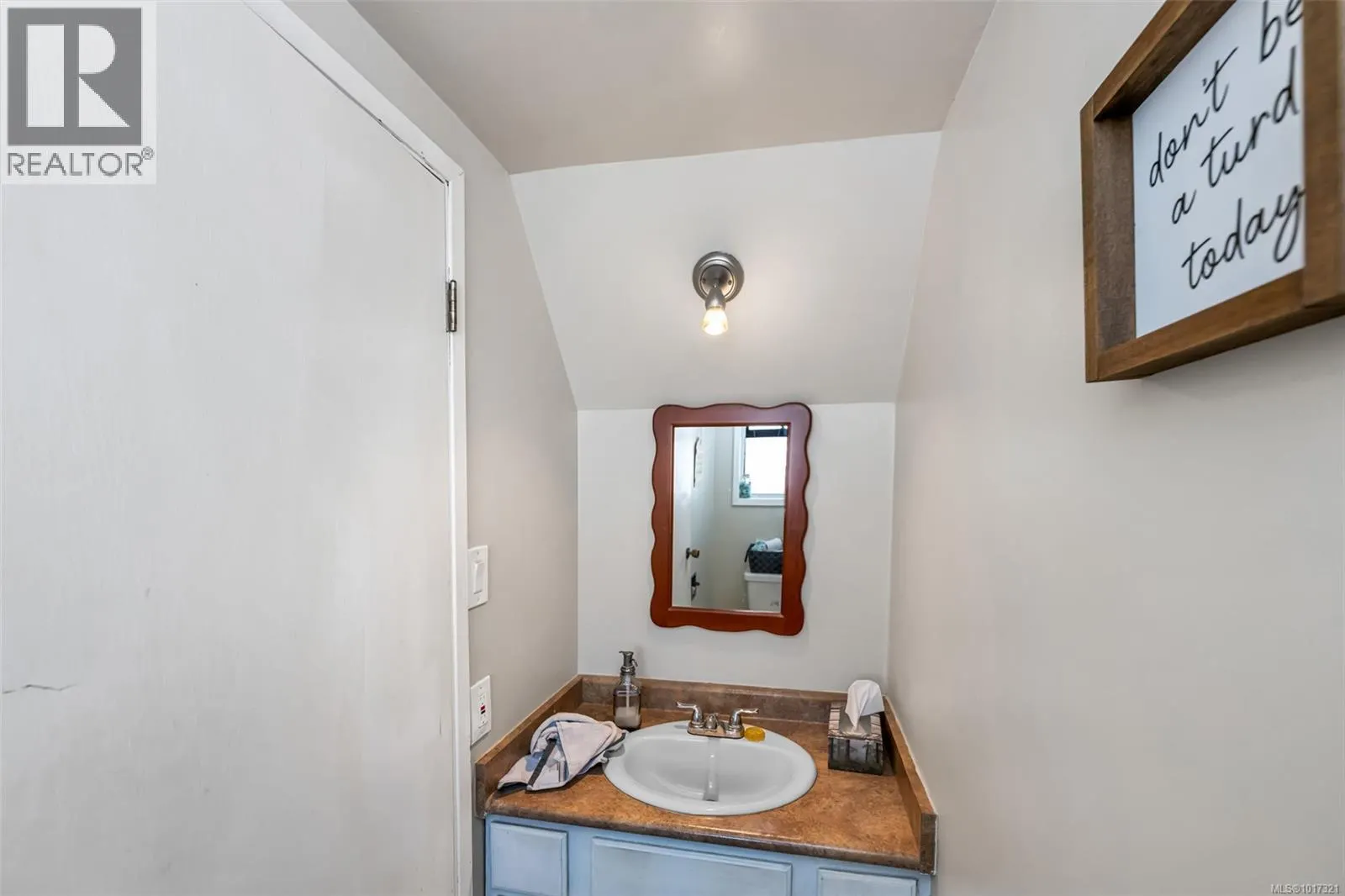 32 3025 Cowichan Lake Rd