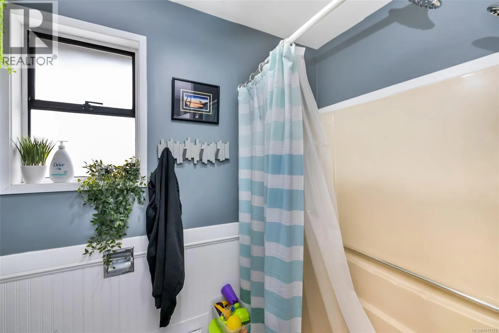 32 3025 Cowichan Lake Rd