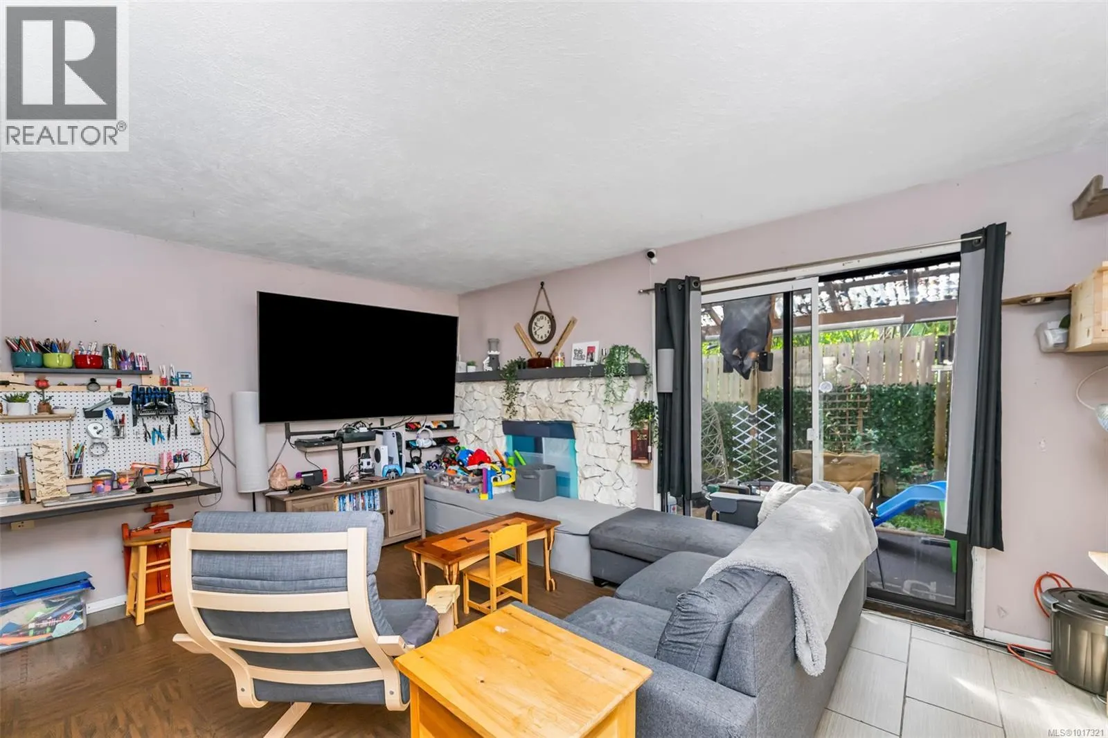32 3025 Cowichan Lake Rd